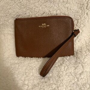 COACH Wristlet Zip Pebbled Leather  Wallet Saddle Brown